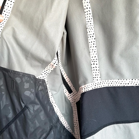 Lululemon run jacket - Picture 9 of 9